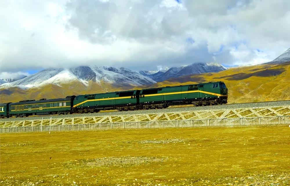 回到拉萨,回到日喀则——距离天空最近的拉日铁路